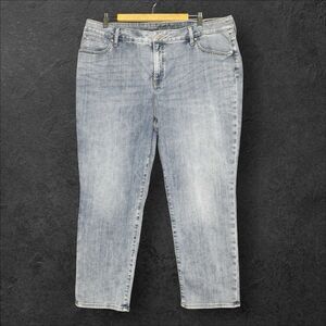 Chico's So Slimming Girlfriend Crop Leg Jeans Size 3.5 US 18 Stretch Denim Light